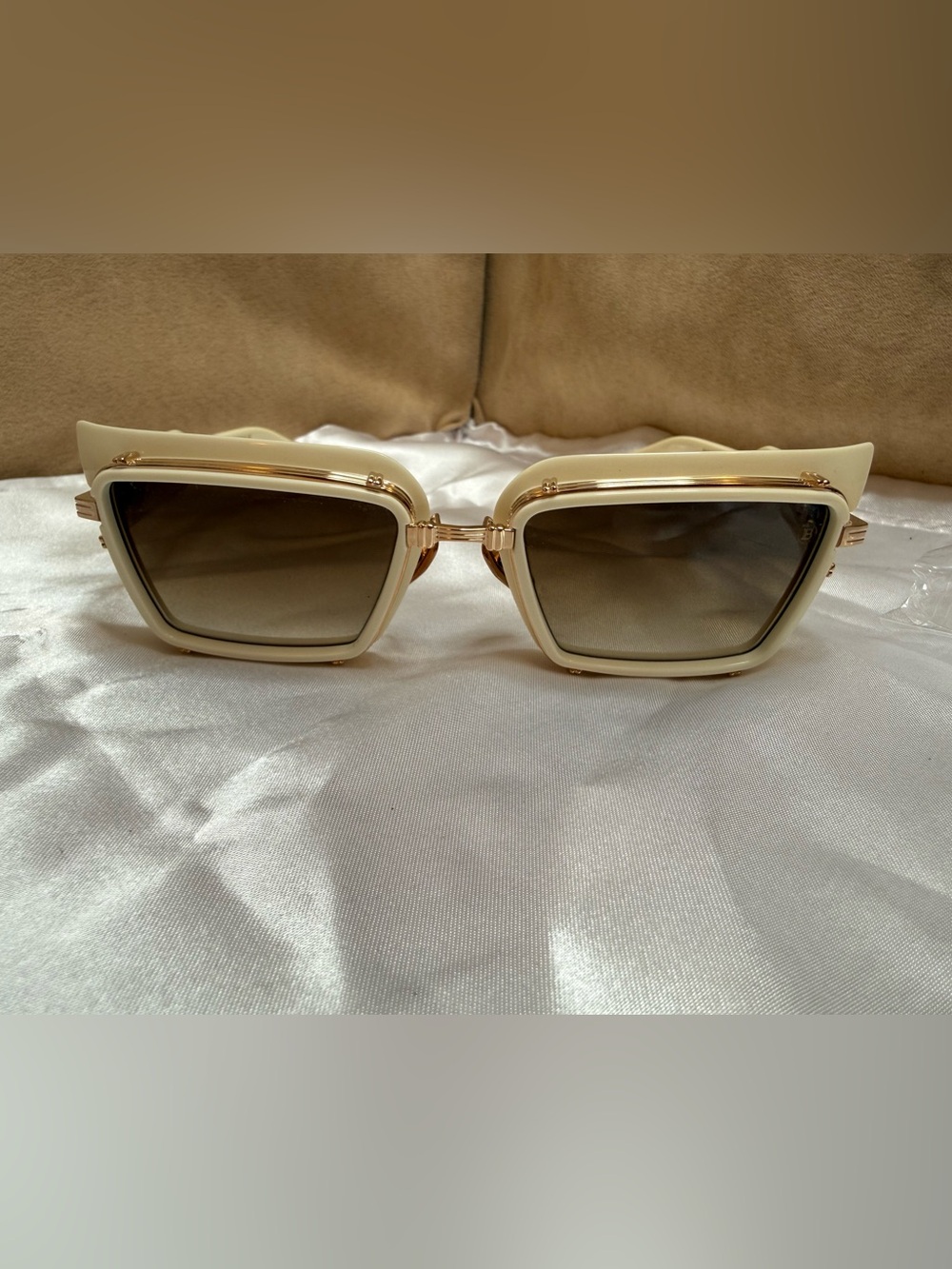 Balmain Admirable BPS-130C-52 Ivory Cat Eye Sunglasses Japan
